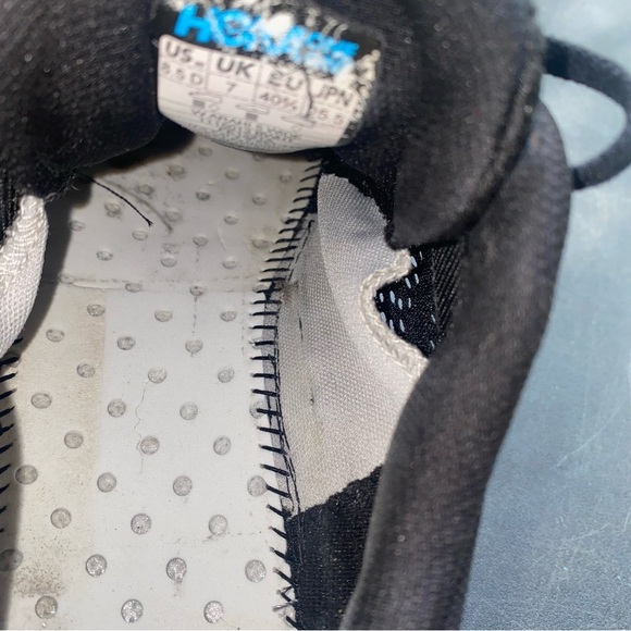 HOKA One One Womens Arahi 5 Black Running sneaker Shoes Size 8.5 (Wide) - Picture 8 of 9